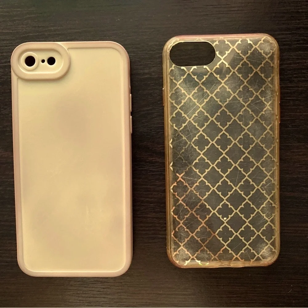 Set of 2 Apple iPhone SE / iPhone 7 cases 6.1”